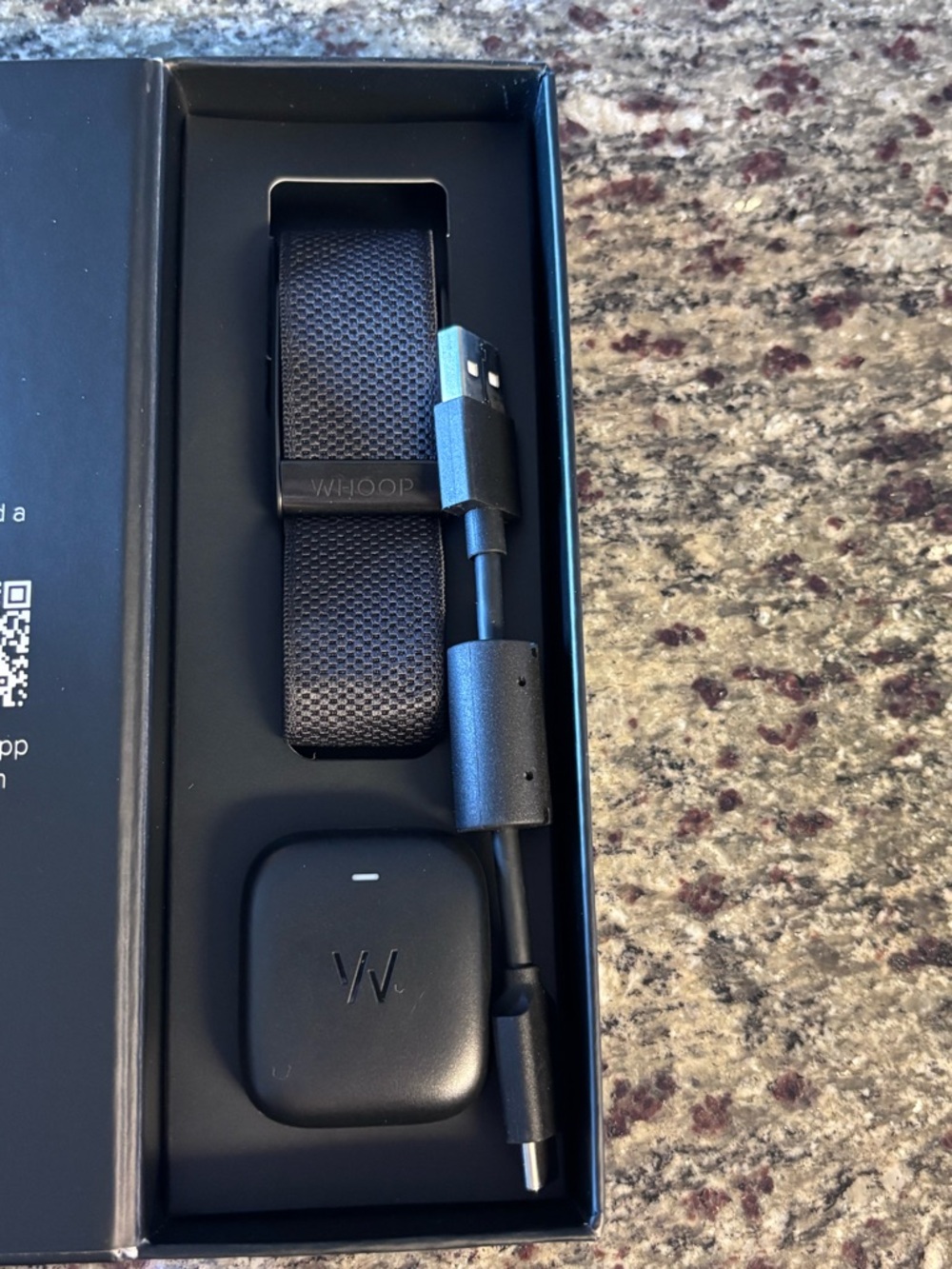 WHOOP 4.0 Fitness Tracker Band in Black